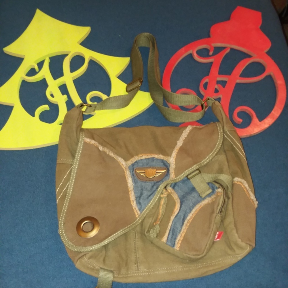 Undergear Crossbody Bag Army Green  Nwot